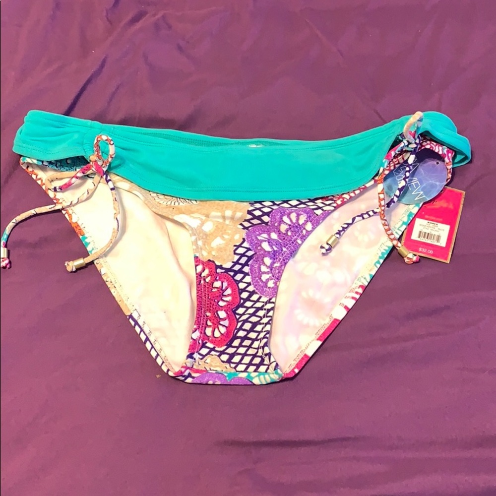 Candie’s swimsuit bottom - Picture 2 of 4